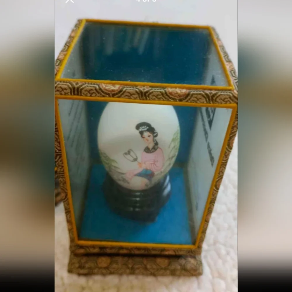 2 PCs Vintage Asian Chinese Egg  shell